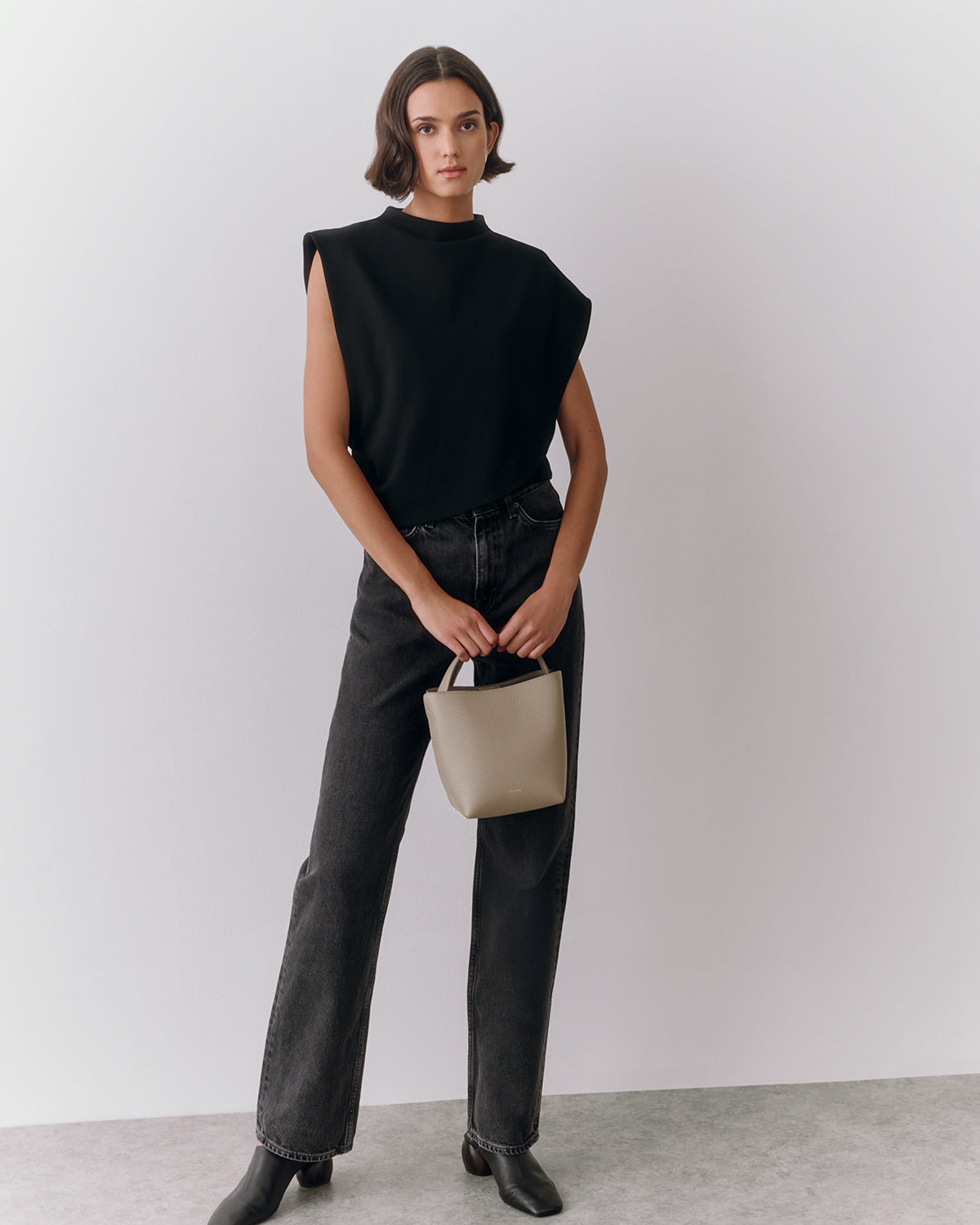 Mini Linea Bucket Bag