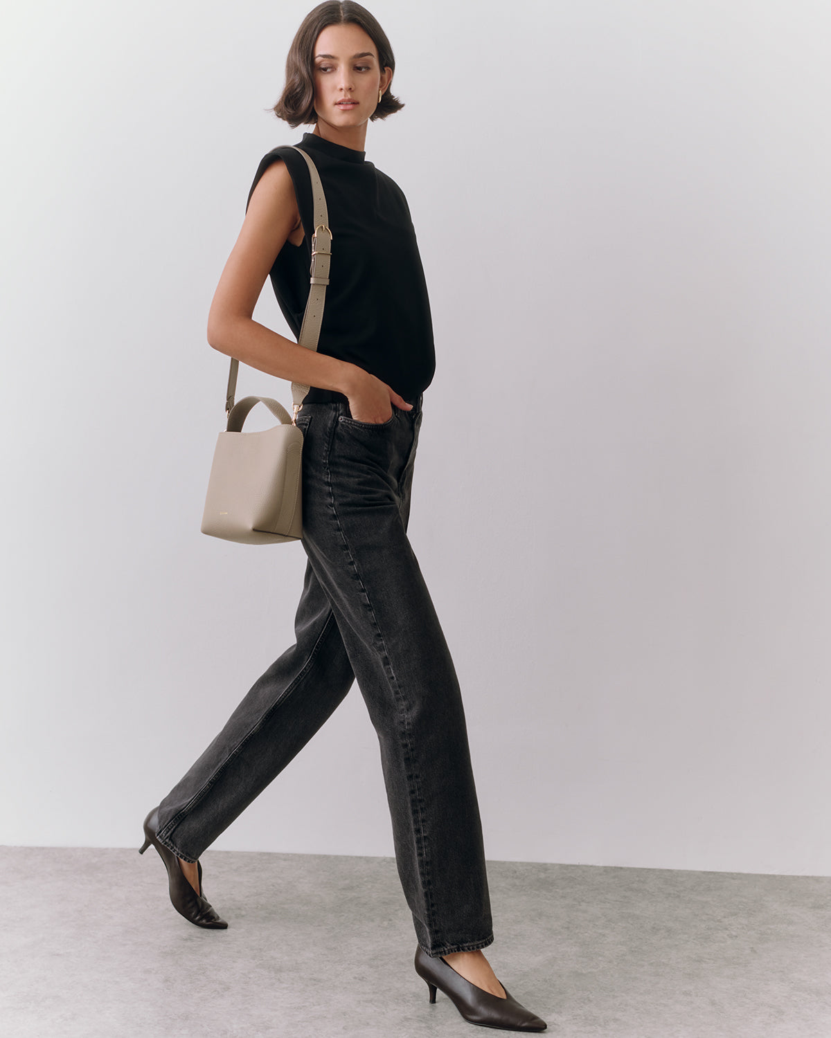 Mini Linea Bucket Bag