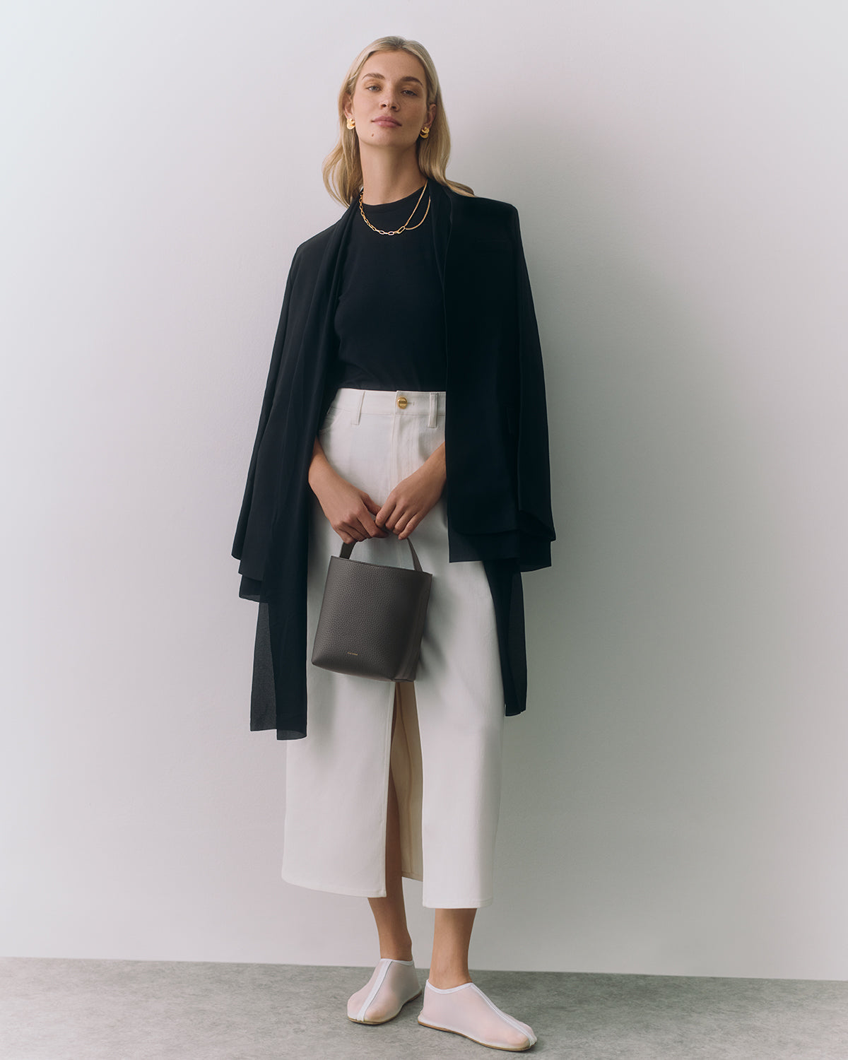 Mini Linea Bucket Bag